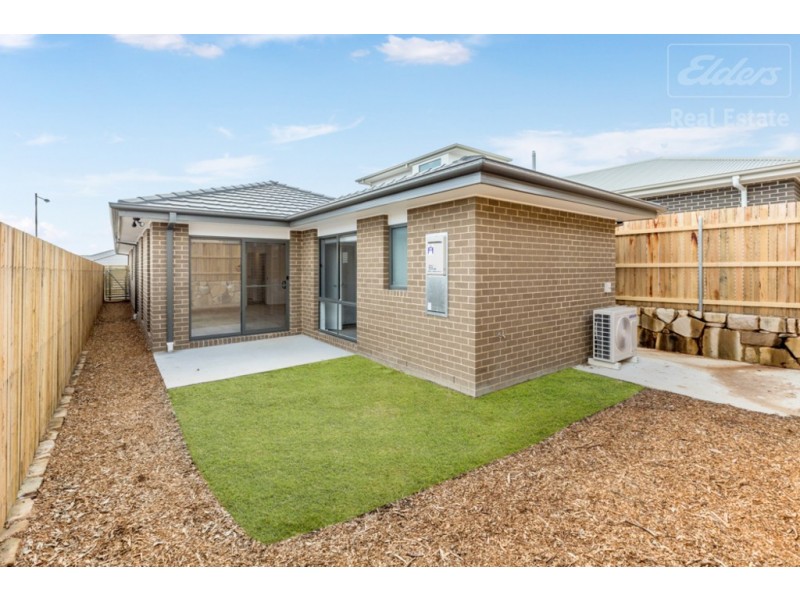 12 Ridings Road, Googong NSW 2620