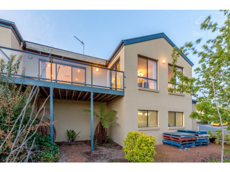 1 Minda Place, Jerrabomberra NSW 2619