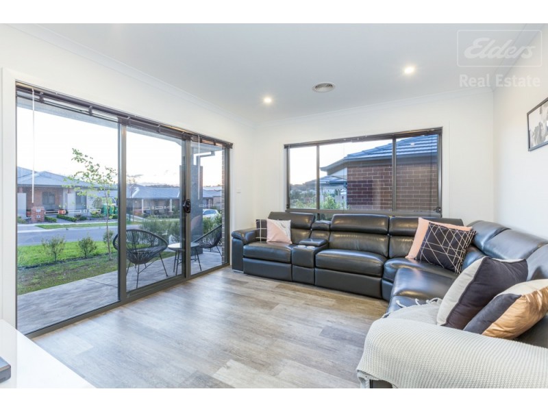 7 Carl Street, Googong NSW 2620