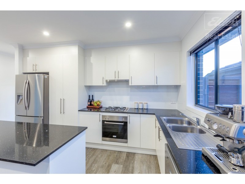 7 Carl Street, Googong NSW 2620