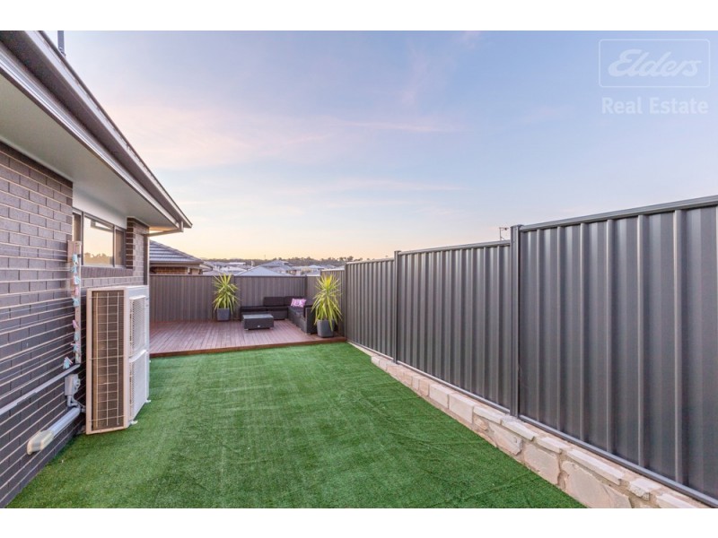 7 Carl Street, Googong NSW 2620