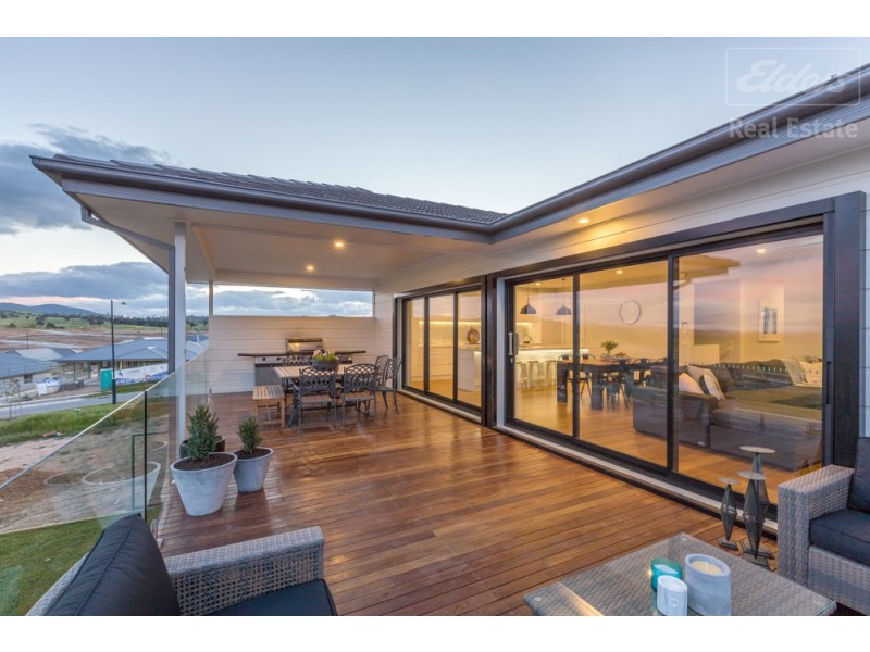 12 Aitken Street, Googong NSW 2620