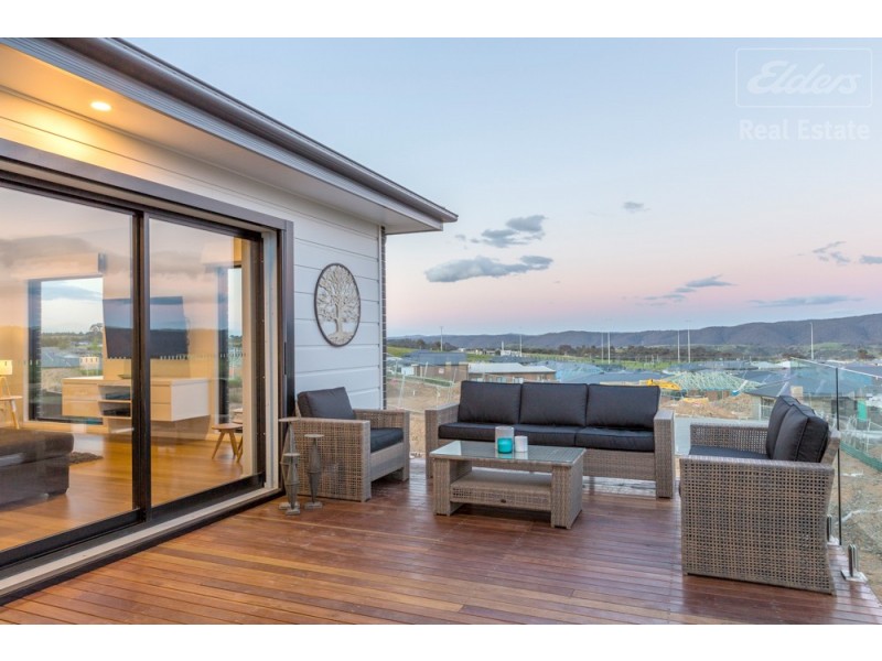 12 Aitken Street, Googong NSW 2620