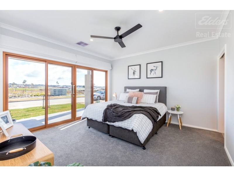 12 Aitken Street, Googong NSW 2620