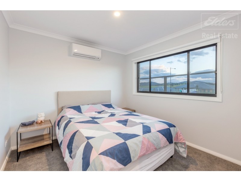 12 Aitken Street, Googong NSW 2620