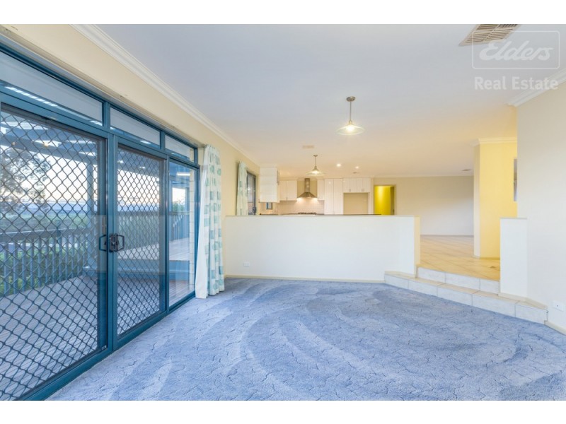 7 Kalang Place, Jerrabomberra NSW 2619