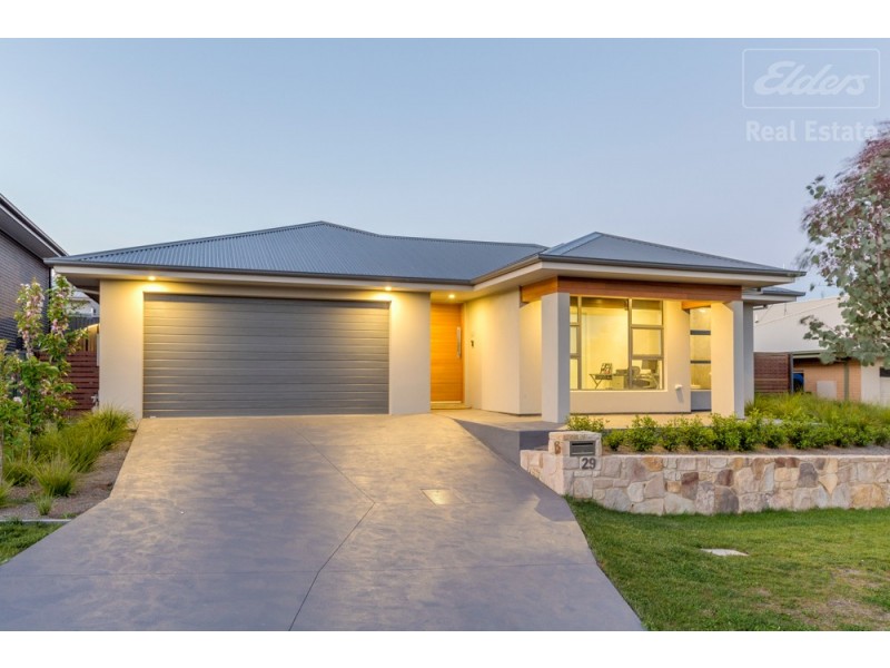 29 Baxter Loop, Googong NSW 2620