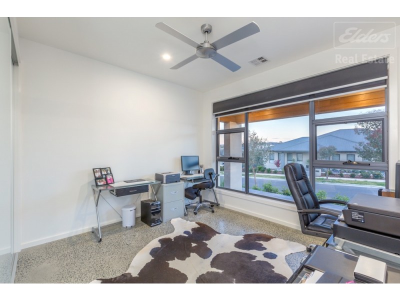 29 Baxter Loop, Googong NSW 2620