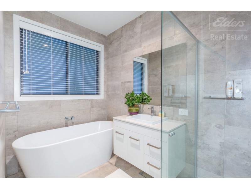 29 Baxter Loop, Googong NSW 2620