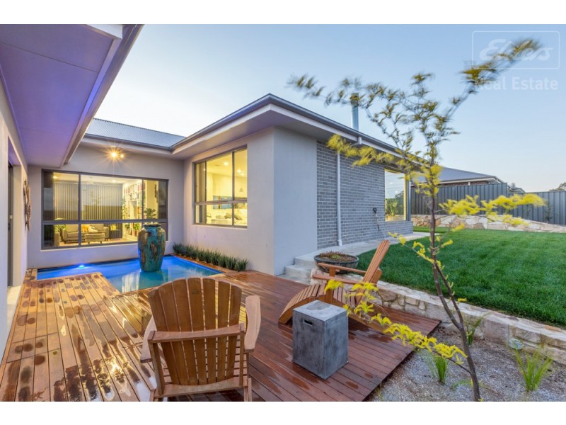 29 Baxter Loop, Googong NSW 2620