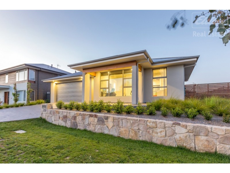 29 Baxter Loop, Googong NSW 2620