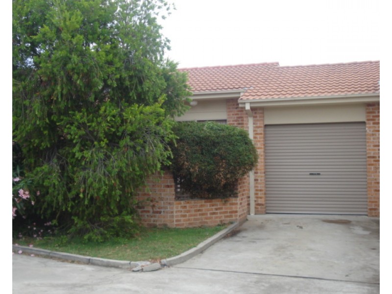 3/53 Walker Crescent, Jerrabomberra NSW 2619