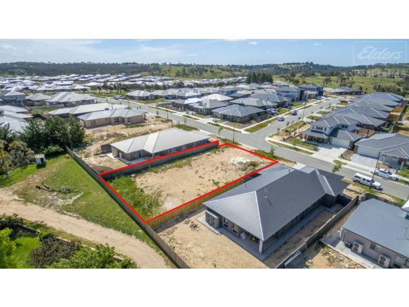 18 Graziers Road, Googong NSW 2620