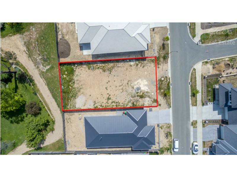 18 Graziers Road, Googong NSW 2620