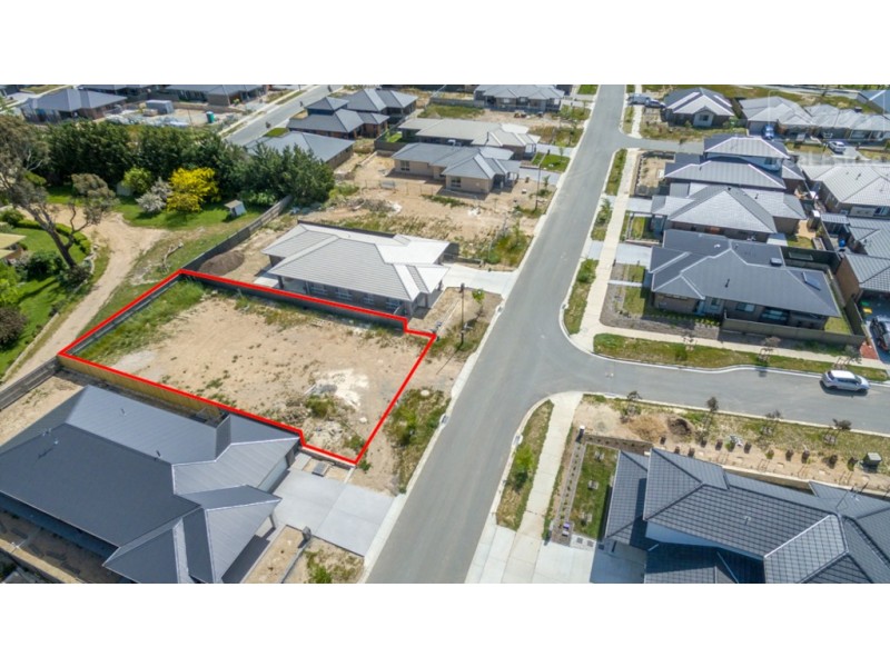 18 Graziers Road, Googong NSW 2620