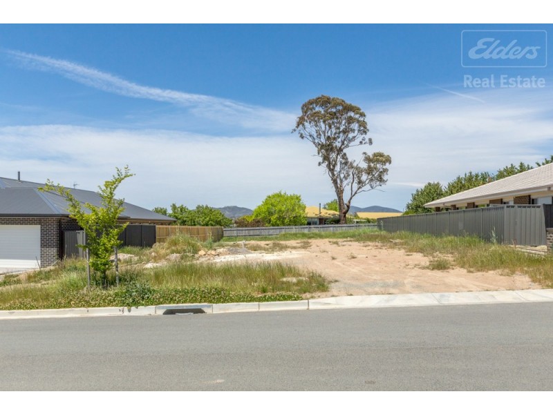 18 Graziers Road, Googong NSW 2620
