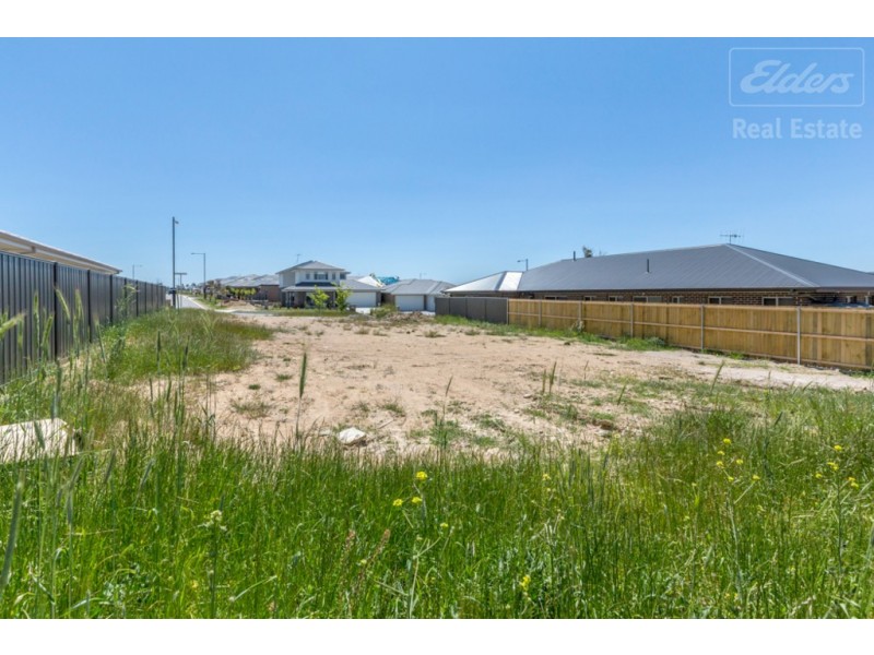 18 Graziers Road, Googong NSW 2620