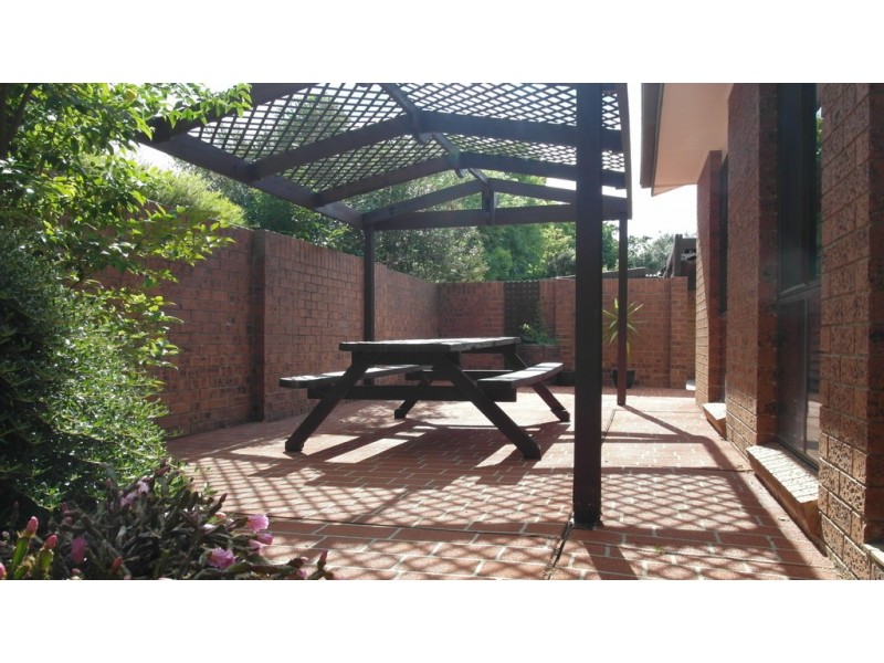 4 Myola Street, Queanbeyan NSW 2620