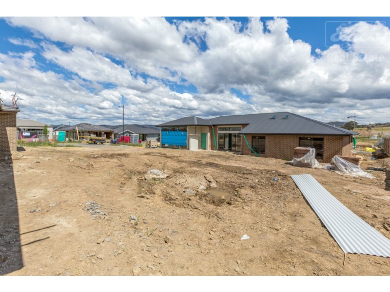 39 Helen Circuit, Googong NSW 2620