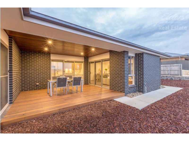 7 Hawke Street, Googong NSW 2620