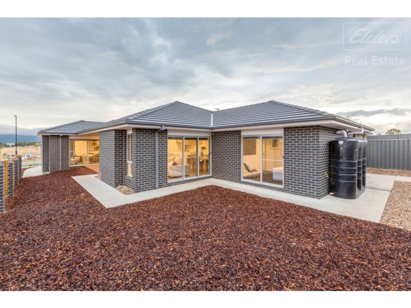 7 Hawke Street, Googong NSW 2620
