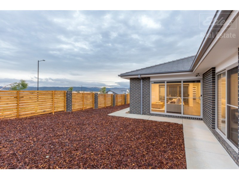 7 Hawke Street, Googong NSW 2620