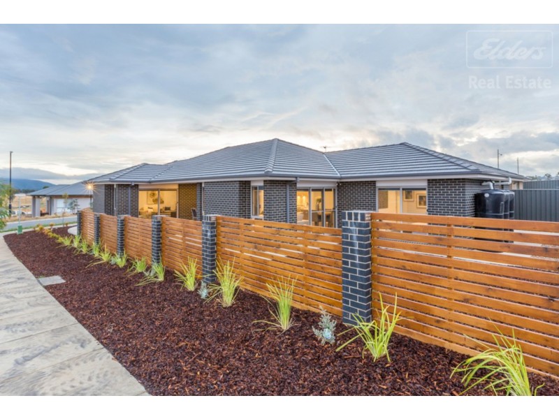 7 Hawke Street, Googong NSW 2620