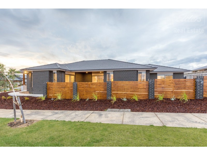 7 Hawke Street, Googong NSW 2620