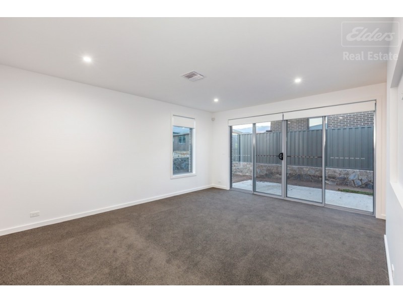 12 Tyrrell Street, Googong NSW 2620