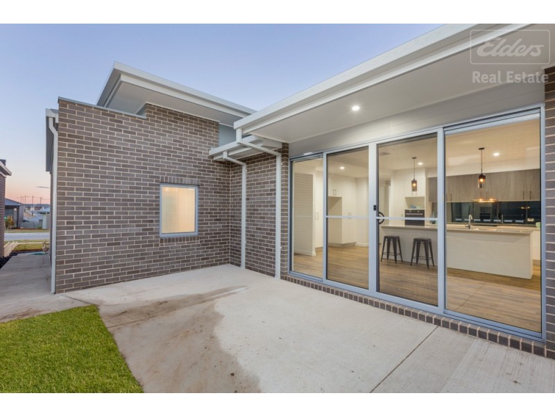 12 Tyrrell Street, Googong NSW 2620