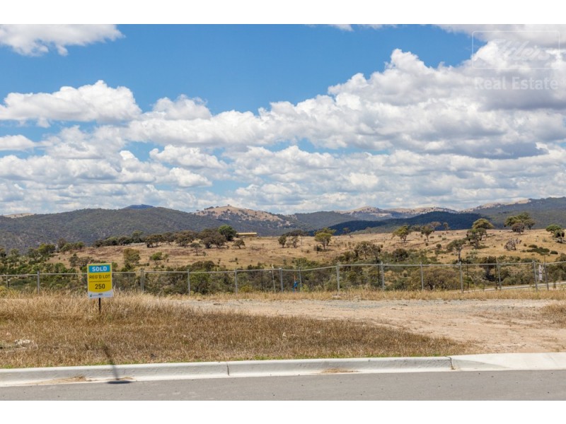 20 McLean Street, Googong NSW 2620