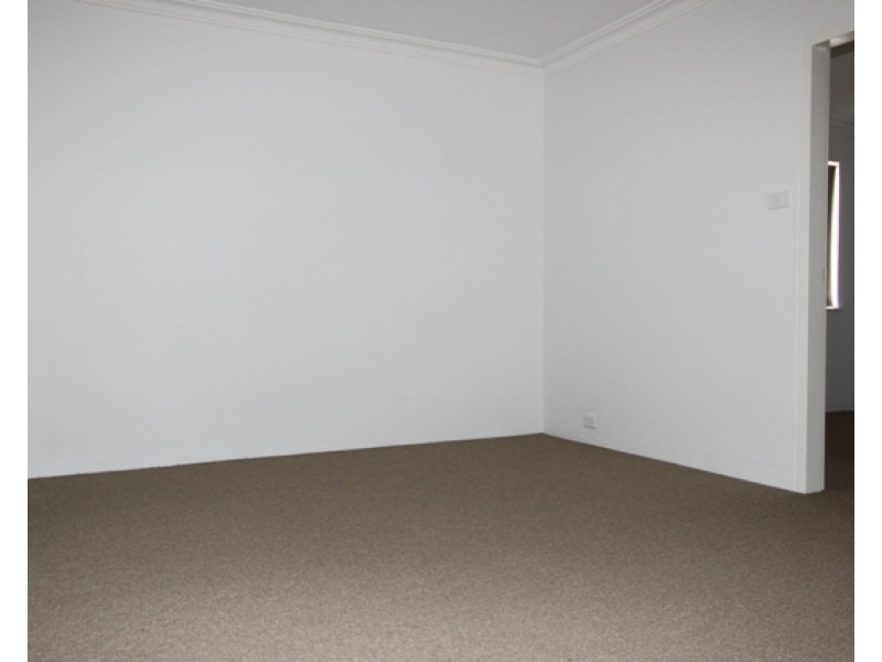 17/124 Henderson Road, Queanbeyan NSW 2620