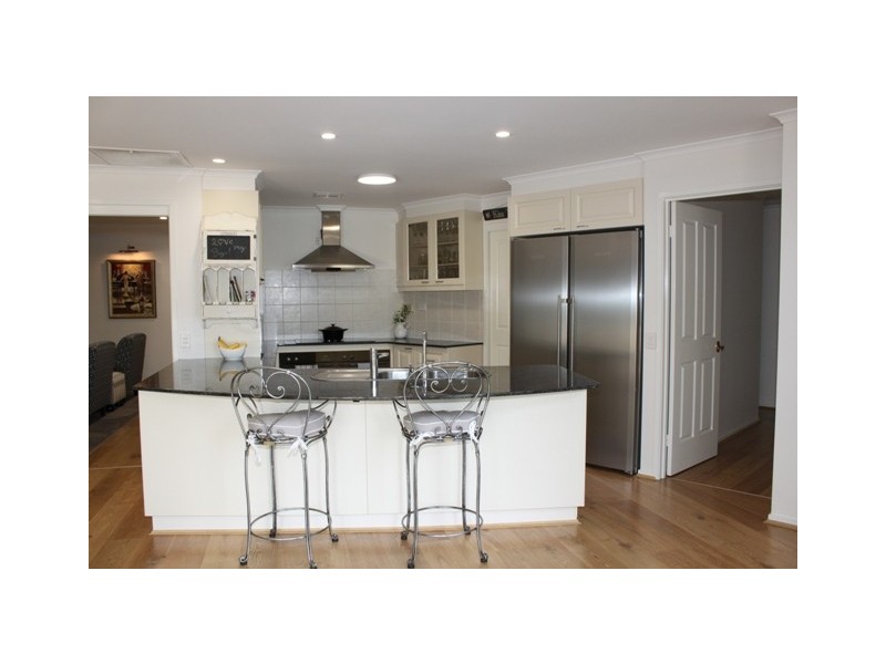 10 Waterview Gardens, Jerrabomberra NSW 2619