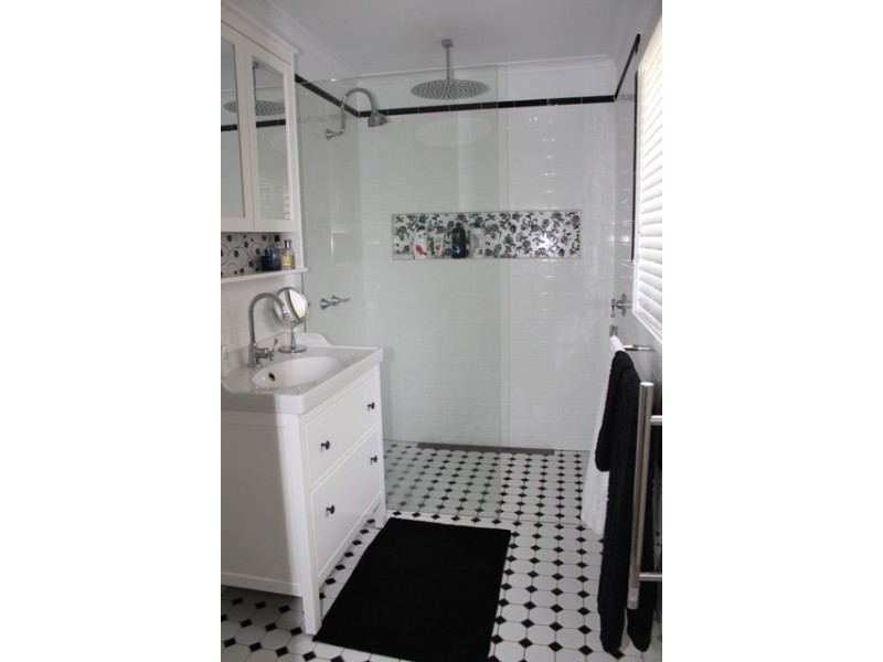 10 Waterview Gardens, Jerrabomberra NSW 2619