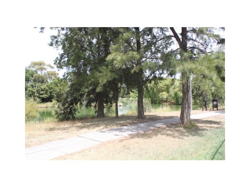 10 Waterview Gardens, Jerrabomberra NSW 2619