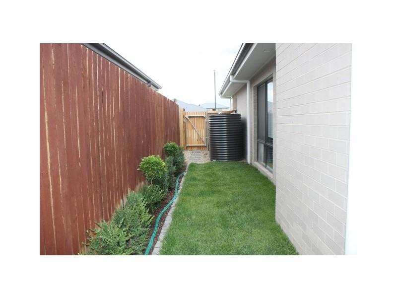 26 Griffiths Link, Googong NSW 2620