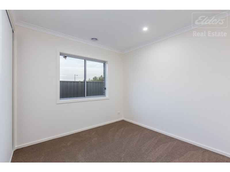 13 Griffiths Link, Googong NSW 2620