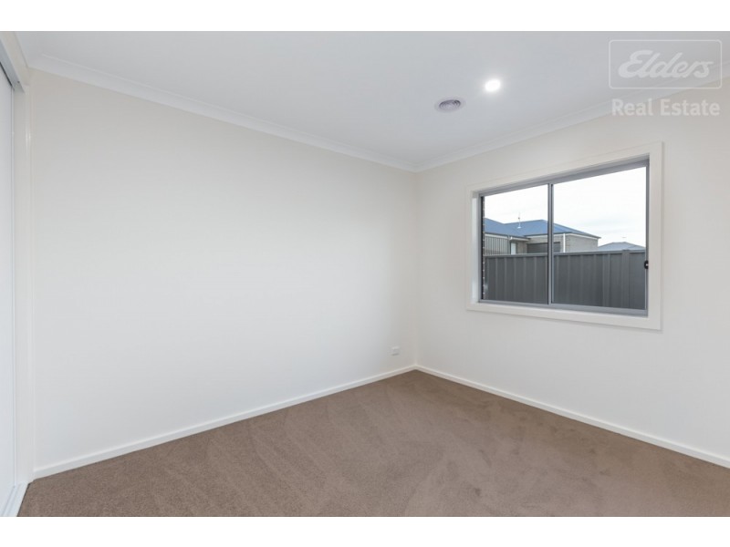 13 Griffiths Link, Googong NSW 2620