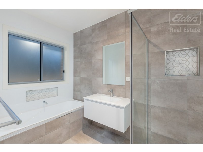 13 Griffiths Link, Googong NSW 2620