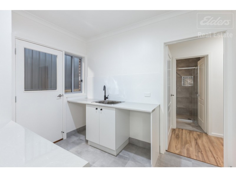 13 Griffiths Link, Googong NSW 2620