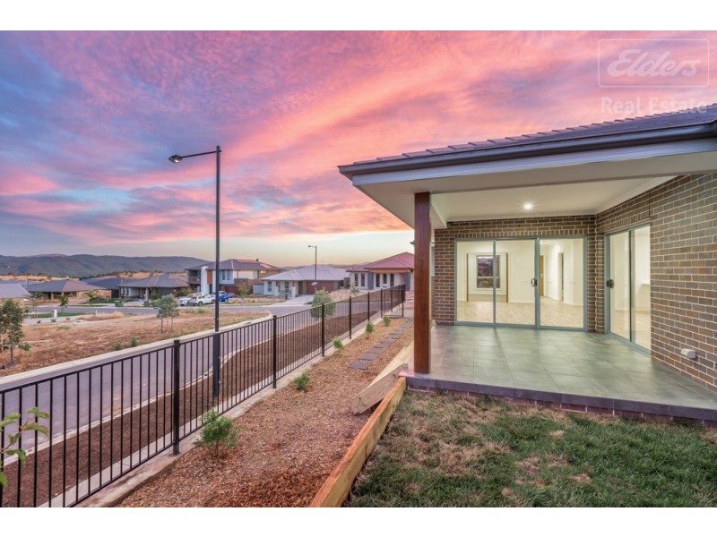 13 Griffiths Link, Googong NSW 2620