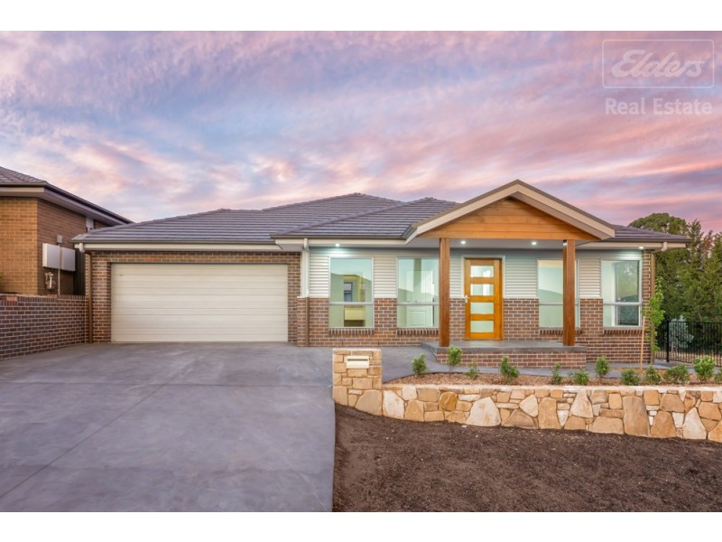 13 Griffiths Link, Googong NSW 2620