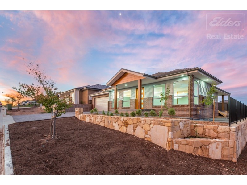 13 Griffiths Link, Googong NSW 2620