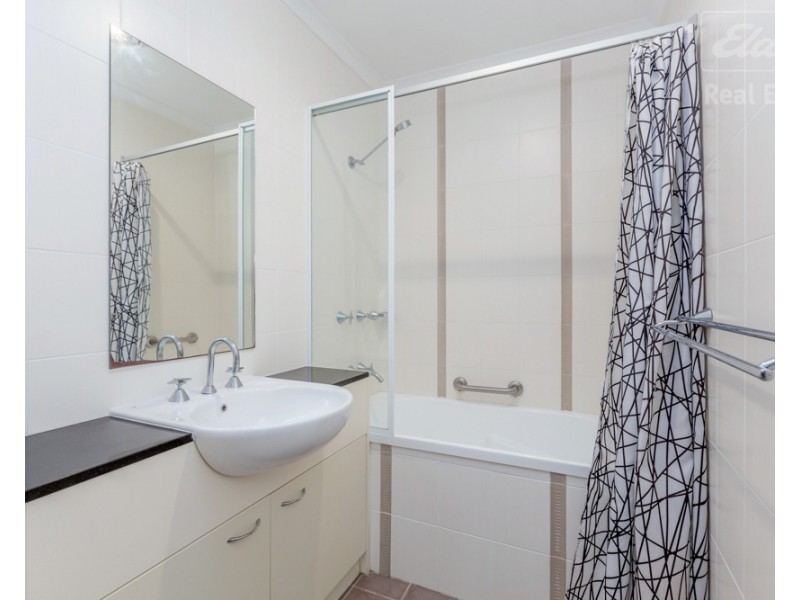 35 Bluestone Gardens, Jerrabomberra NSW 2619