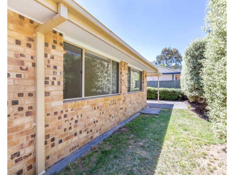 35 Bluestone Gardens, Jerrabomberra NSW 2619