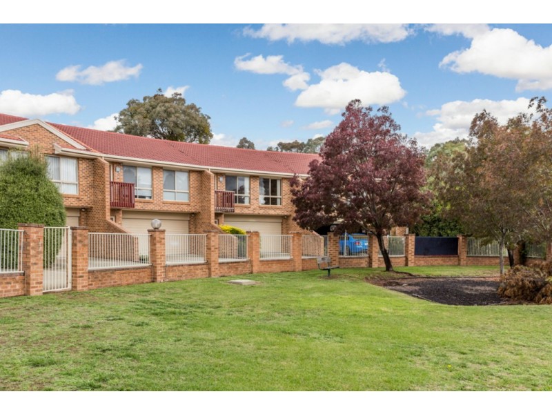 7/3 Winchester Place, Queanbeyan West NSW 2620