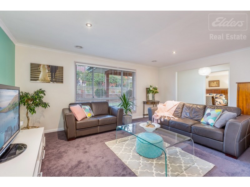 4 Hunter Close, Jerrabomberra NSW 2619