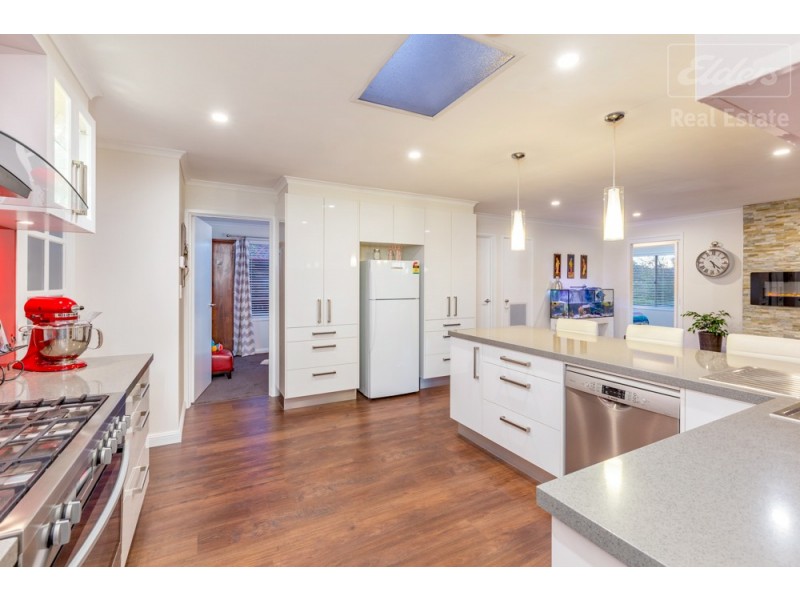 4 Hunter Close, Jerrabomberra NSW 2619