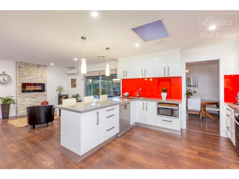 4 Hunter Close, Jerrabomberra NSW 2619