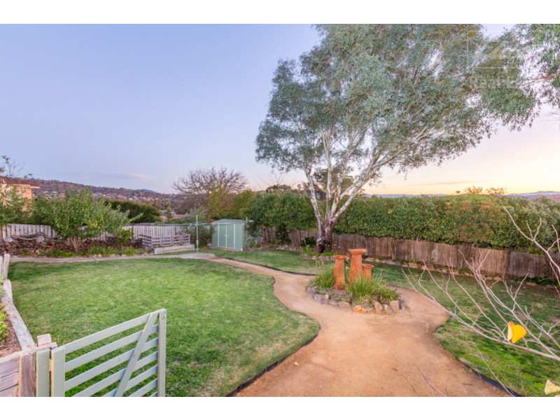 4 Hunter Close, Jerrabomberra NSW 2619